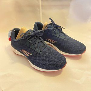 Skechers Golf Sneakers in Navy and Pink